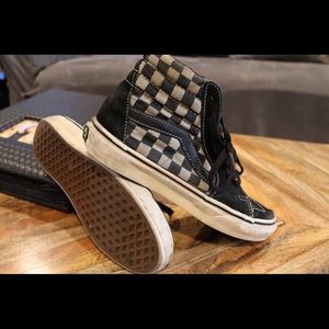 High top checkered vans